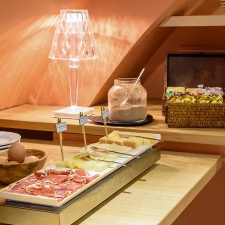 Des Beaux-arts Hotel 3*