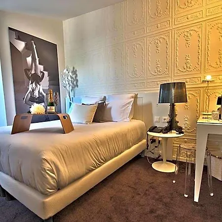 Hotel Des Beaux-arts 3*