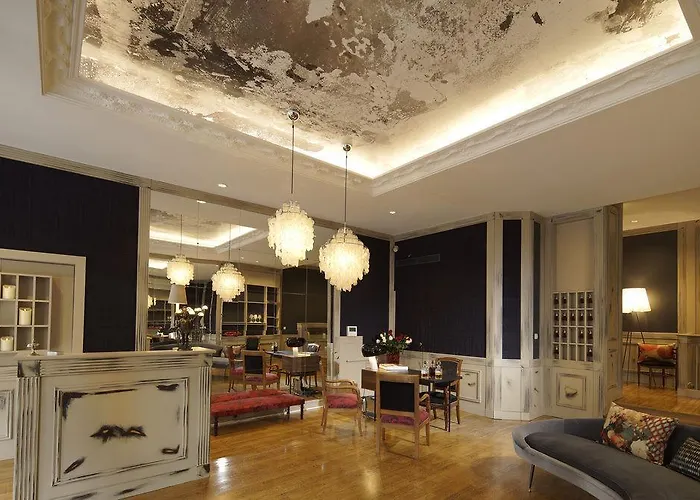 Des Beaux-arts Hotel 3*